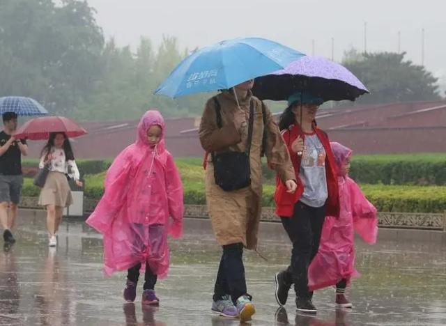 下雨天帶來的不同心情與應(yīng)對方式