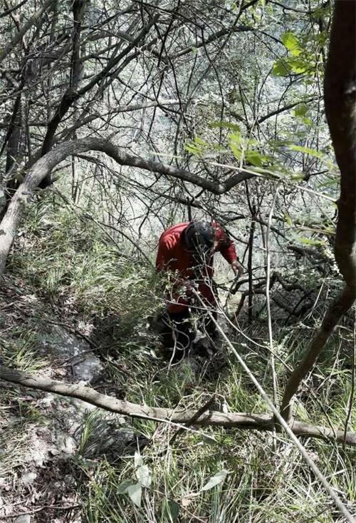 深山尋覓無(wú)果，村民在懸崖下發(fā)現(xiàn)失聯(lián)村民遺體