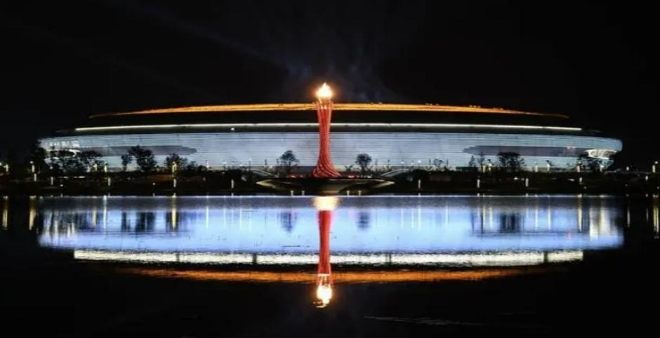 點燃“太陽神鳥”，成都大運會圣火點火儀式驚艷開幕